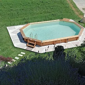 Casale Monte Valestra Bed & Breakfast