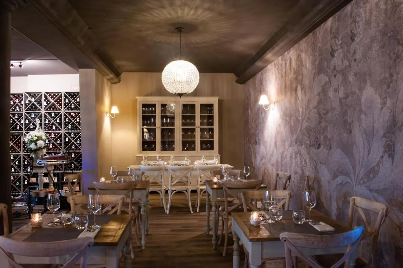 Albergo Fonda contacts
